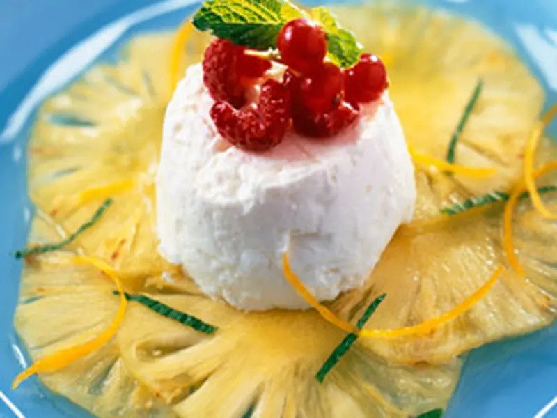 SPICED GLAZED PINEAPPLE WITH CINNAMON FROMAGE FRAIS