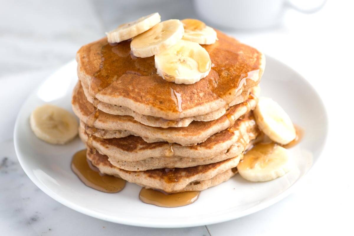 FLUFFY BANANA PANCAKES